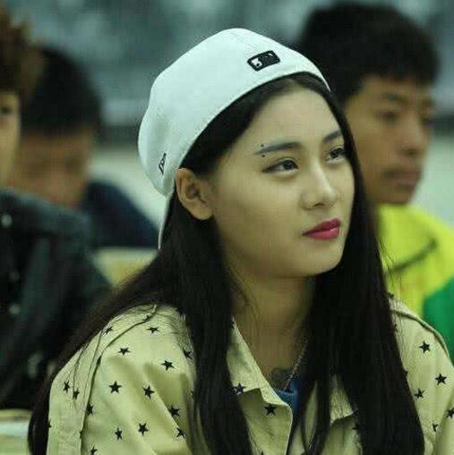 变形计:曾经的夜店舞媚娘,如今的邻家小姐姐,网友:变形很成功