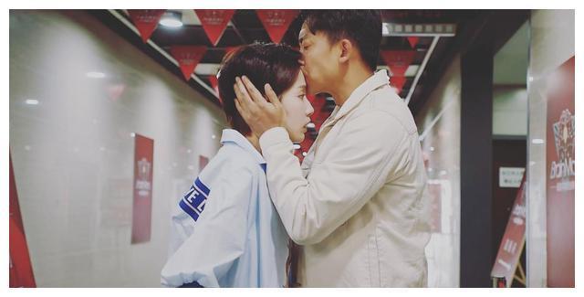 《爱情公寓5》诸葛大力的两段吻戏,张伟的表情太真实,看哭了