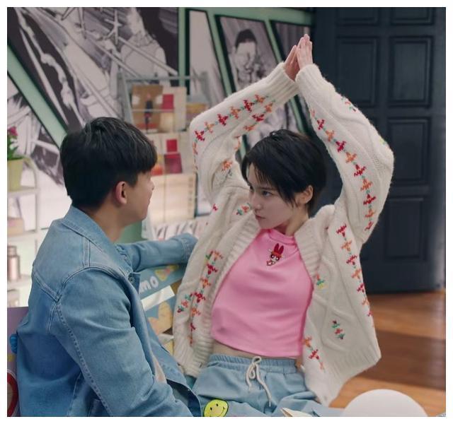 《爱情公寓5》诸葛大力的两段吻戏,张伟的表情太真实,看哭了