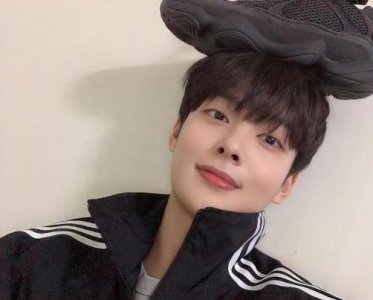 ​《成人练习生》金珉基撞脸吕珍九，凭《女神降临》文佳煐弟弟爆红