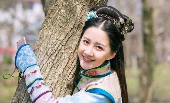 她是清朝开国皇帝的儿媳妇,因为母亲的原因,被丈夫一刀砍死