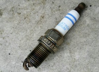 ​火花塞超期更换的危害有哪些