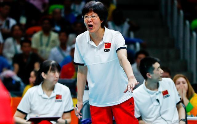 里皮年薪1.4亿，女排奥运夺冠2304万，功勋教练郎平却分文未取！