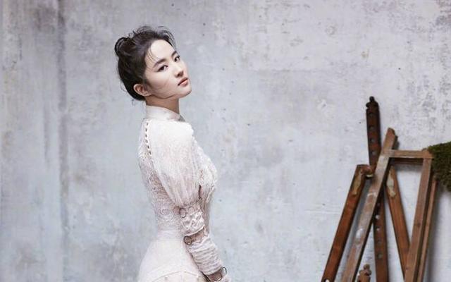 “神仙姐姐”刘亦菲为何至今单身不嫁人？看完她的经历后，明白了