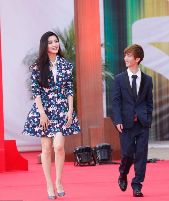 郭敬明“最想删掉”的8张照片, 女星们看他的眼神“太伤人”!