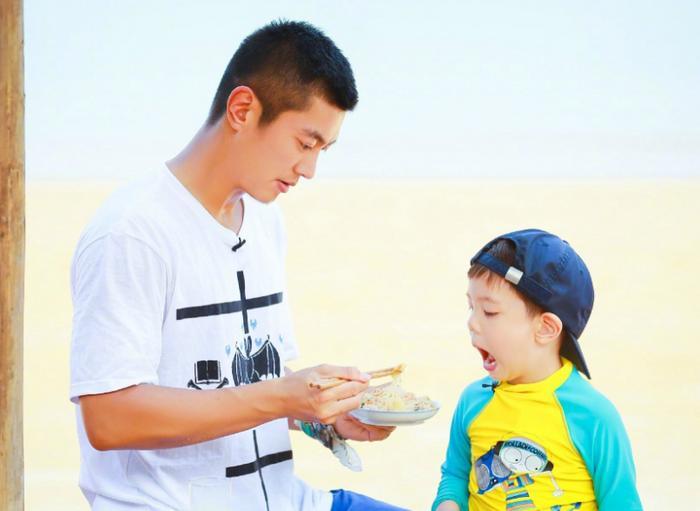 都知道霍思燕客串《红海行动》, 其实她还为杜江客串过另一部电影