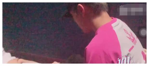 《创造101》Sunnee还是马杀鸡大师 粉丝：Yamy眼睛终于睁开了