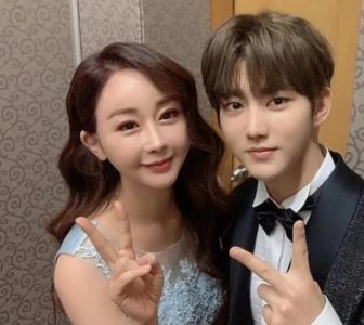 ​韩国女星咸素媛与小18岁的老公陈华离婚，引起网友热议