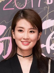 ​《欢乐颂》关关扮演者乔欣，竟是个富二代，现实版曲筱绡？