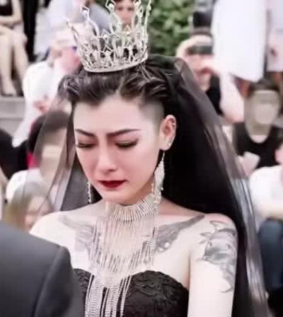 抖音最美“花臂”新娘,婚后近况“走红”,网友:你还会结婚么?