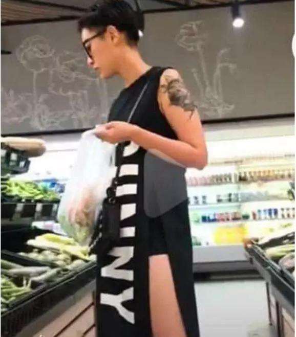 抖音最美“花臂”新娘,婚后近况“走红”,网友:你还会结婚么?