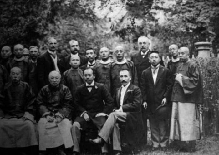 此人是清朝首富唯一的儿子,名字是慈禧取,死时却一分钱都没