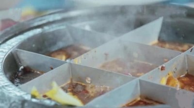 ​王源最爱吃的不是重庆火锅，而是它，看王源的脸，网友劝他不要吃