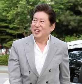 河正宇父亲也是演员,不过压力却很大,曾自曝压力来源于孩子