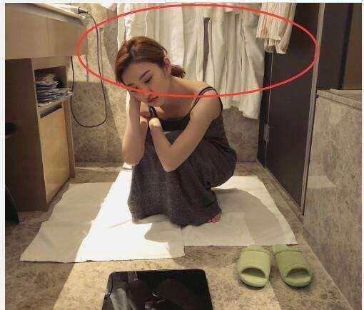 景甜微博晒出浴照，却被发现早已与张继科同居