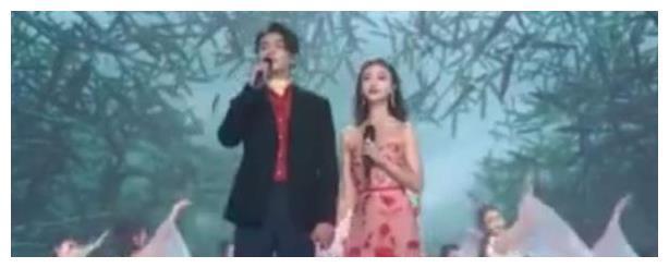 《延禧攻略》剧组集体假唱，话筒都放下来了却还有声音？