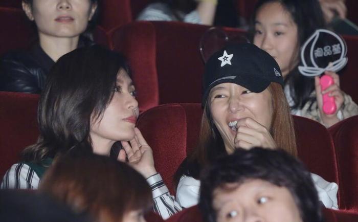 42岁林心如整容后遗症,被拍丑照,网友:招黑!还被爆料是二婚