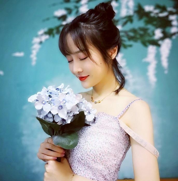 《巴拉拉小魔仙》中的“黑魔仙小月”, 时隔10年后美到认不出