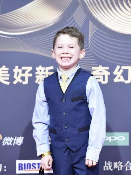 新浪微博之夜众明星齐聚一堂 林志玲性感礼服惊艳全场