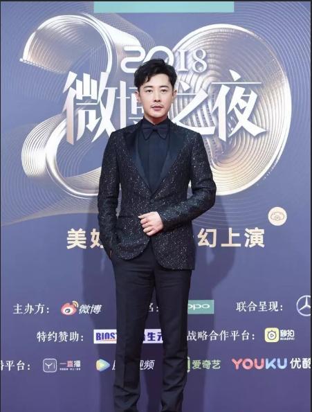 新浪微博之夜众明星齐聚一堂 林志玲性感礼服惊艳全场