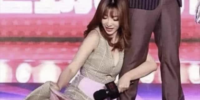 柳岩红毯意外摔倒,这不是她第一次摔了,最牛一次摔倒还不忘撩裙