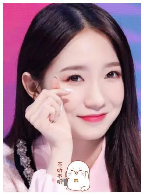 孟美岐生图照被扒,素颜化妆判若两人,网友:又是一个滤镜高手!