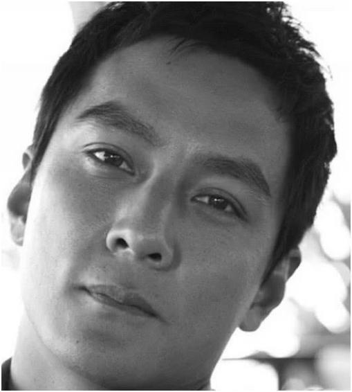 倪大红年轻时一定很帅,网友把他眼袋P掉竟跟吴彦祖撞脸