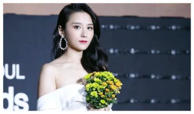 ​身份众多的刘静怡，即是演员又是歌手还是模特，长相确实很漂亮