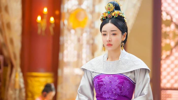 她长相清纯靓丽,26岁低调嫁给武术演员,如今34岁婚姻甜如蜜