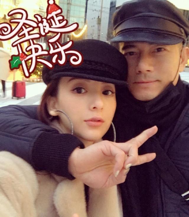 方媛首晒郭富城合照,两人好有夫妻相,郭富城涂指甲油实力抢镜!