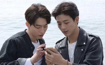 ​他是李钟硕好友，跟小12岁国民演员合作，发福后看上去更老了！