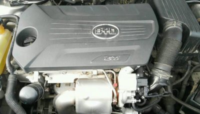 ​比亚迪G6发动机号在哪个位置