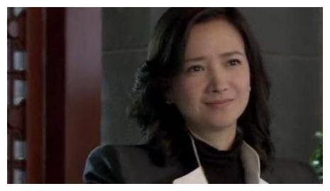 许亚军晒与同父异母的两个儿子合影,其第四任妻子颜值不输何晴