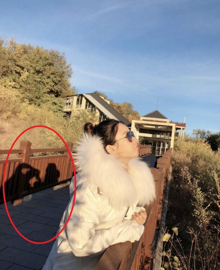 赵丽颖甜蜜告白冯绍峰,微博晒幸福,照片中藏小甜蜜!