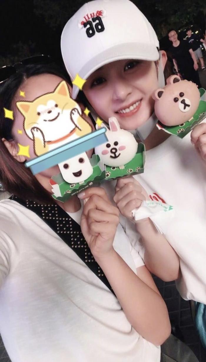 赵丽颖甜蜜告白冯绍峰,微博晒幸福,照片中藏小甜蜜!