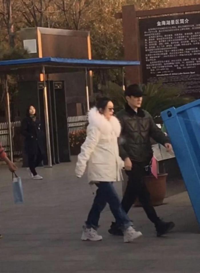 赵丽颖甜蜜告白冯绍峰,微博晒幸福,照片中藏小甜蜜!