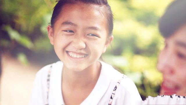 《变形计》最美农村女孩梁小友,开微博晒近照神似小美好女主沈月