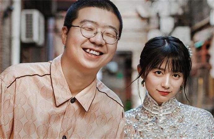 李诞老婆黑尾酱，穿衣社会大姐大，打鼻环纹花臂个性十足