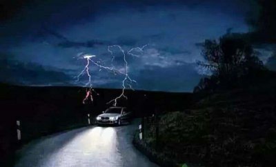 ​雷雨天开车安全吗