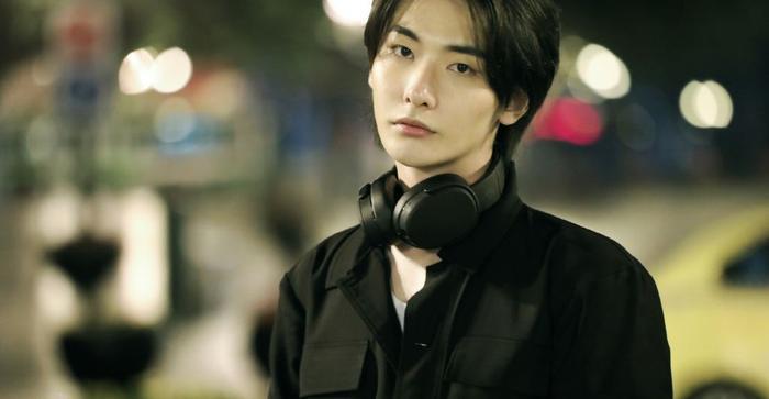 还记得《灵魂摆渡》中的长生吗?新剧来袭,变身禁欲系男神