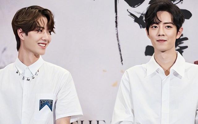 王一博肖战出席泰国粉丝见面会,别人都穿得正式,他俩却与众不同