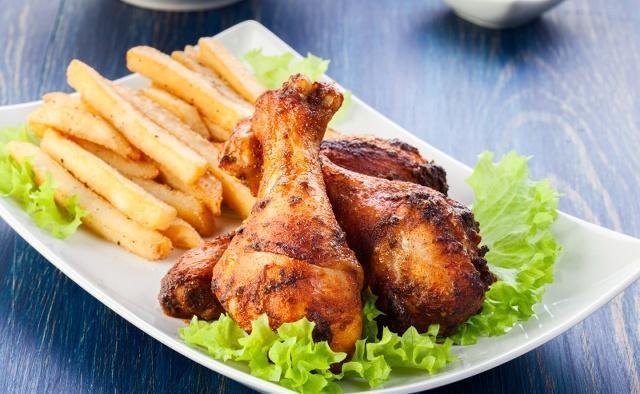 如何将食材裹粉，制作成美味佳肴的技巧