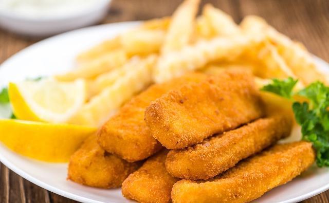 如何将食材裹粉，制作成美味佳肴的技巧