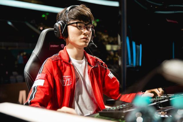 LOL被封神的三位选手，一位受人敬仰无人超越，一位却得了癌症！