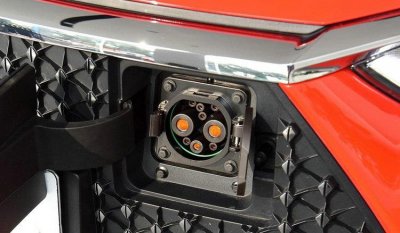 ​比亚迪E2充电口在哪里