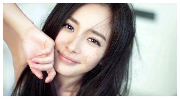 杨幂的狐狸眼、赵丽颖的葡萄眼，都比不过她这双丹凤眼