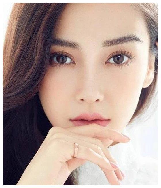 杨幂的狐狸眼、赵丽颖的葡萄眼，都比不过她这双丹凤眼
