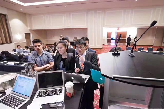 杨子15岁的女儿考取哈佛,气质不输黄圣依,和爸爸是朋友关系