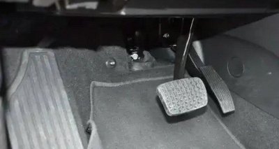 ​小车加油时有顿挫感是何原因