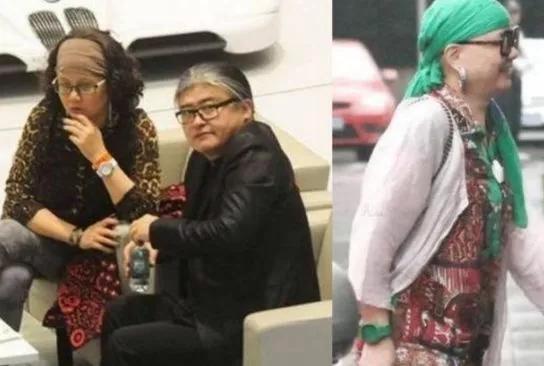 56岁刘欢结婚31年无绯闻,今看到妻子近照才明白,造型百变吸引人